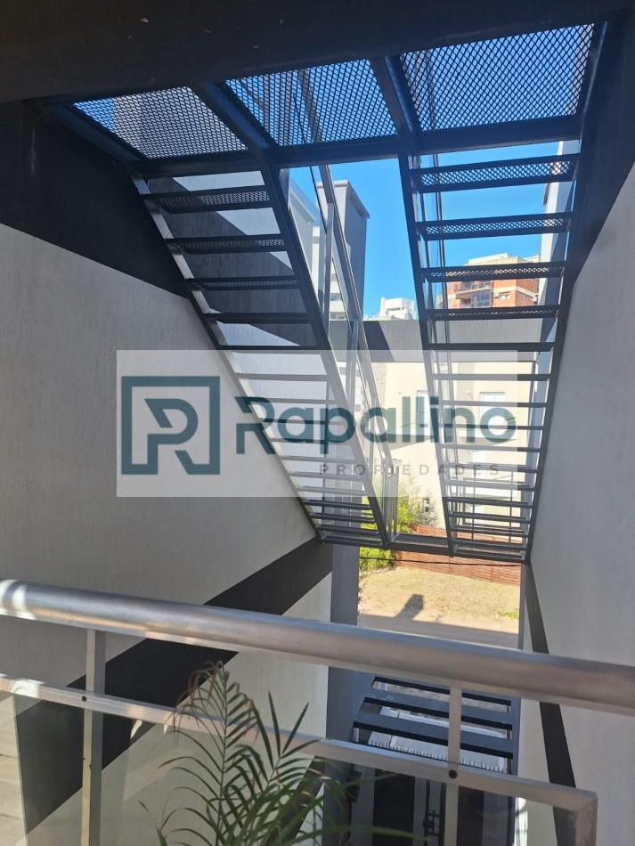 DEPARTAMENTO 2 AMB C/COCHERA - Pinamar Centro -