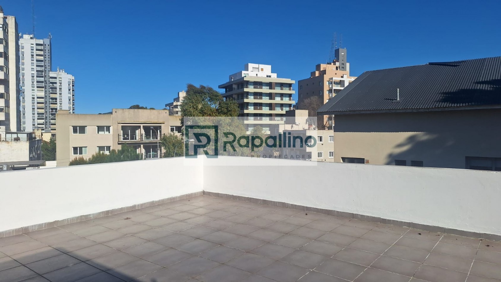 DEPARTAMENTO 2 AMB C/COCHERA - Pinamar Centro -