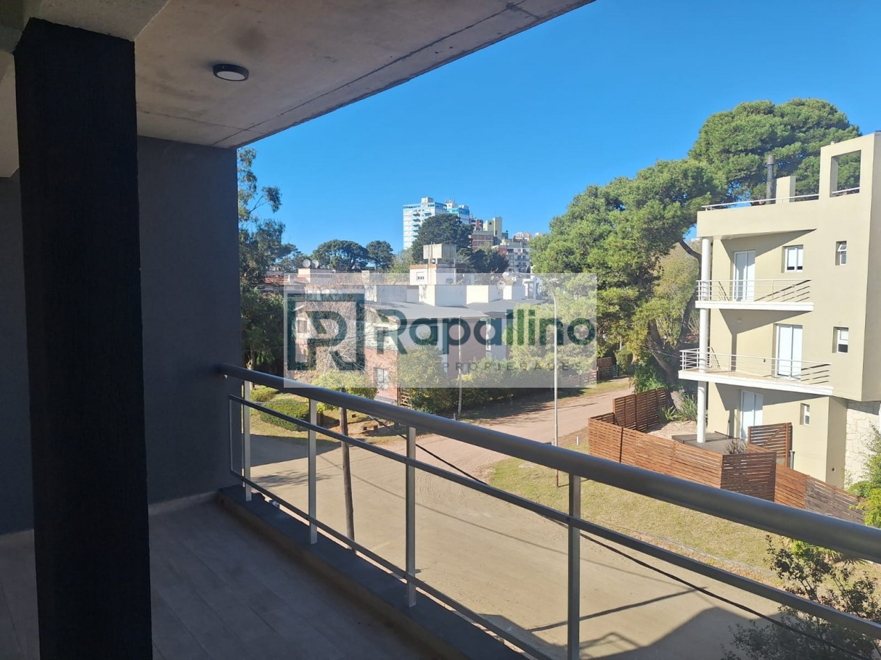 DEPARTAMENTO 2 AMB C/COCHERA - Pinamar Centro -