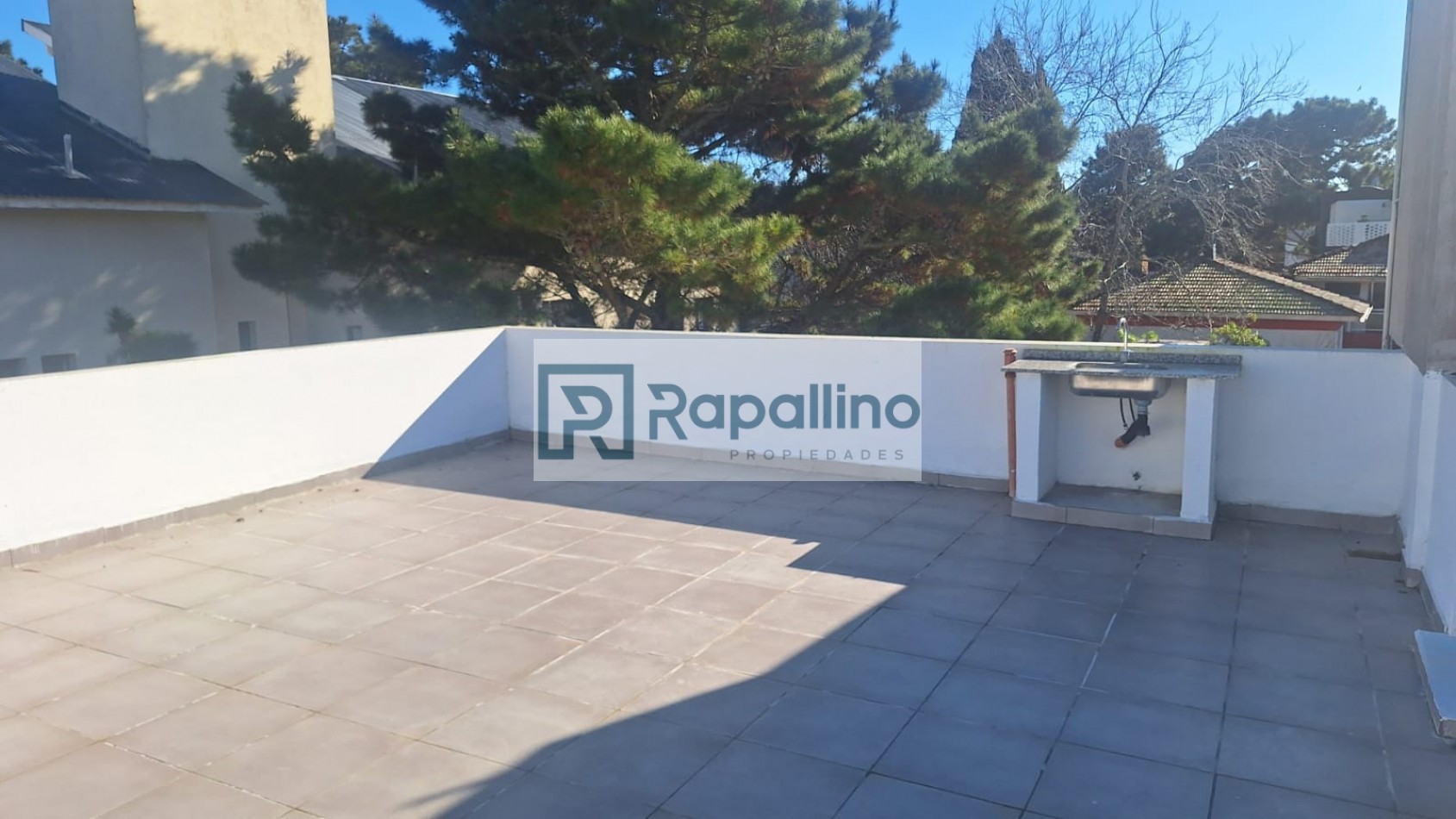 DEPARTAMENTO 2 AMB C/COCHERA - Pinamar Centro -