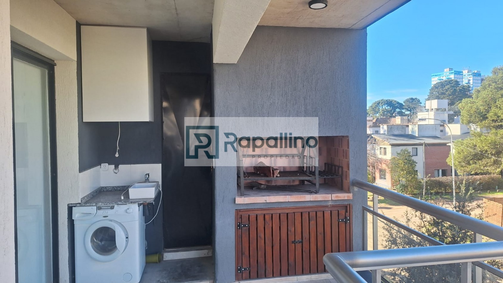 DEPARTAMENTO 2 AMB C/COCHERA - Pinamar Centro -