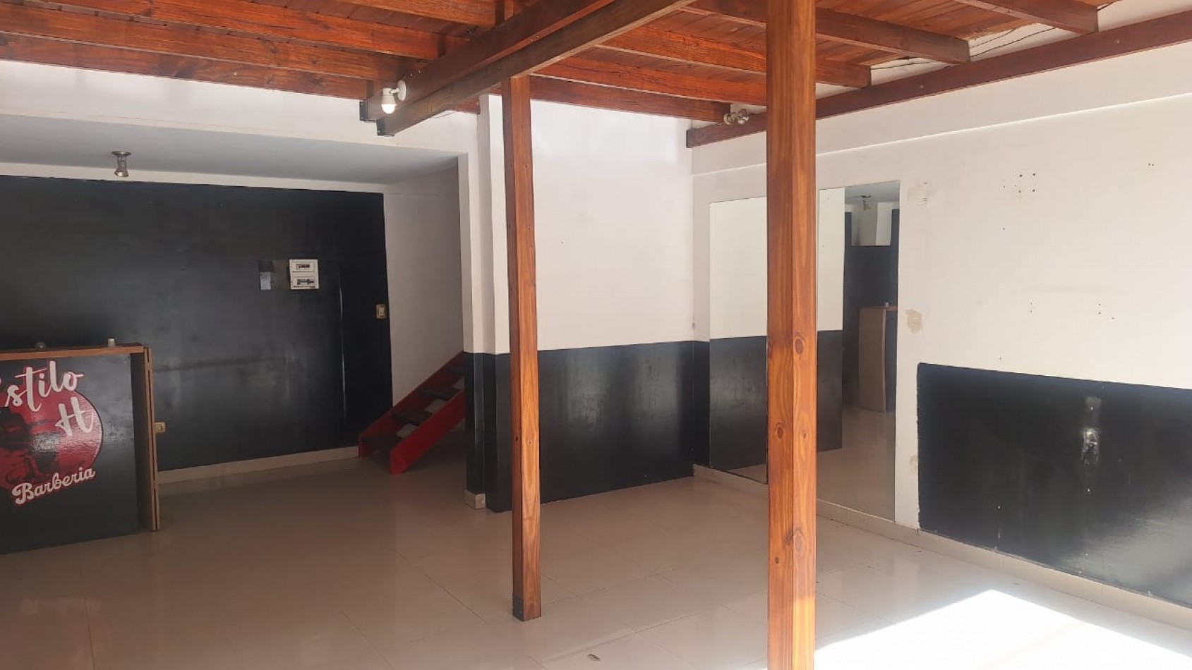 LOCAL COMERCIAL  planta baja con entrepiso en Paseo El Agora 