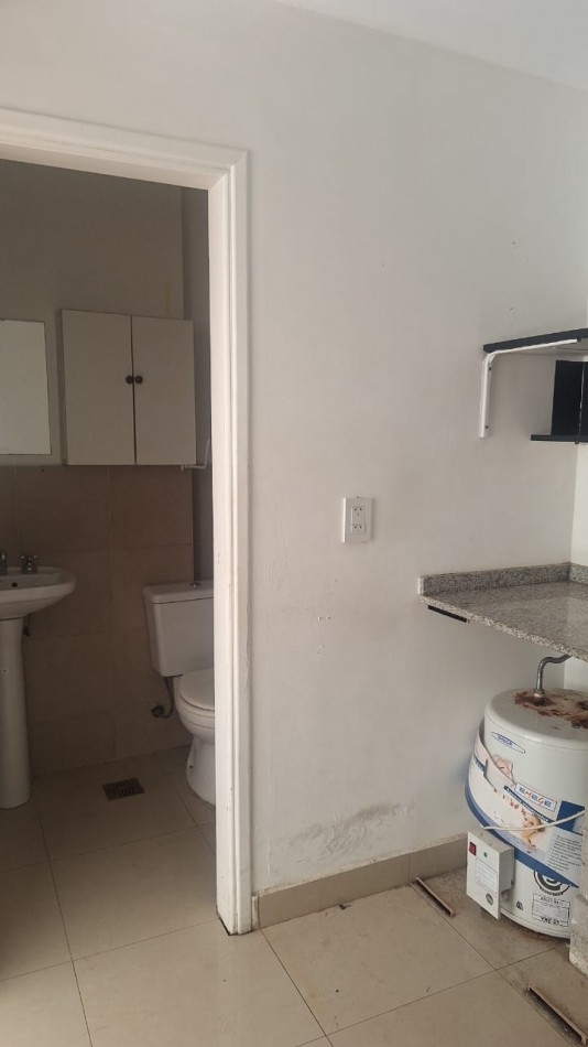 LOCAL COMERCIAL  planta baja con entrepiso en Paseo El Agora 