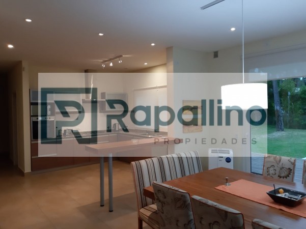 CASA PINAMAR NORTE C/PISCINA