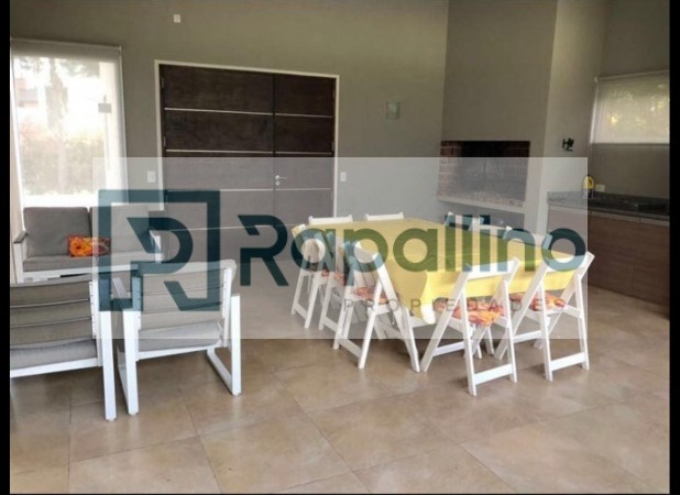 CASA PINAMAR NORTE C/PISCINA