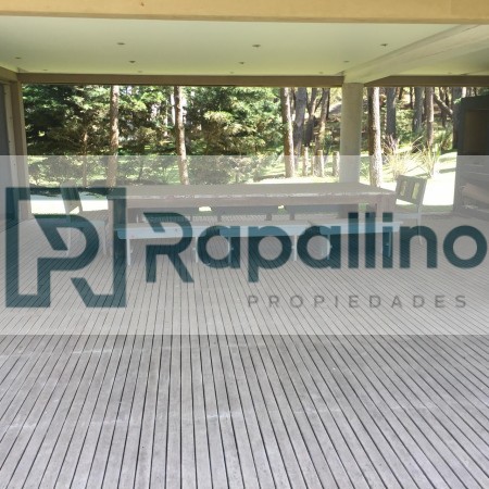 CASA CON PISCINA FRENTE AL MAR EN PINAMAR NORTE 