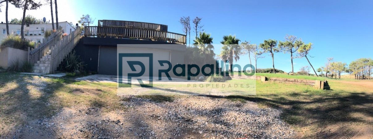CASA CON PISCINA FRENTE AL MAR EN PINAMAR NORTE 