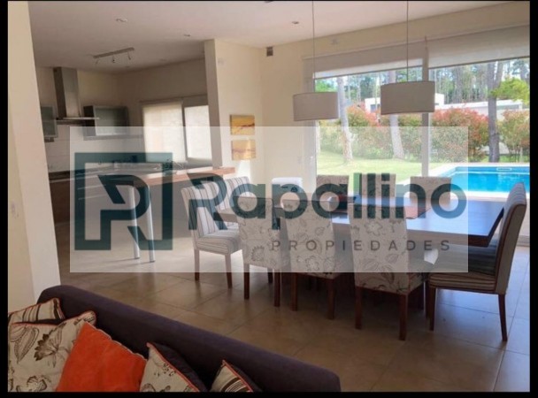 CASA PINAMAR NORTE C/PISCINA