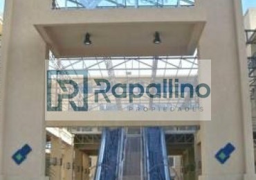 LOCAL COMERCIAL RETASADO planta baja con entrepiso en Paseo El Agora 